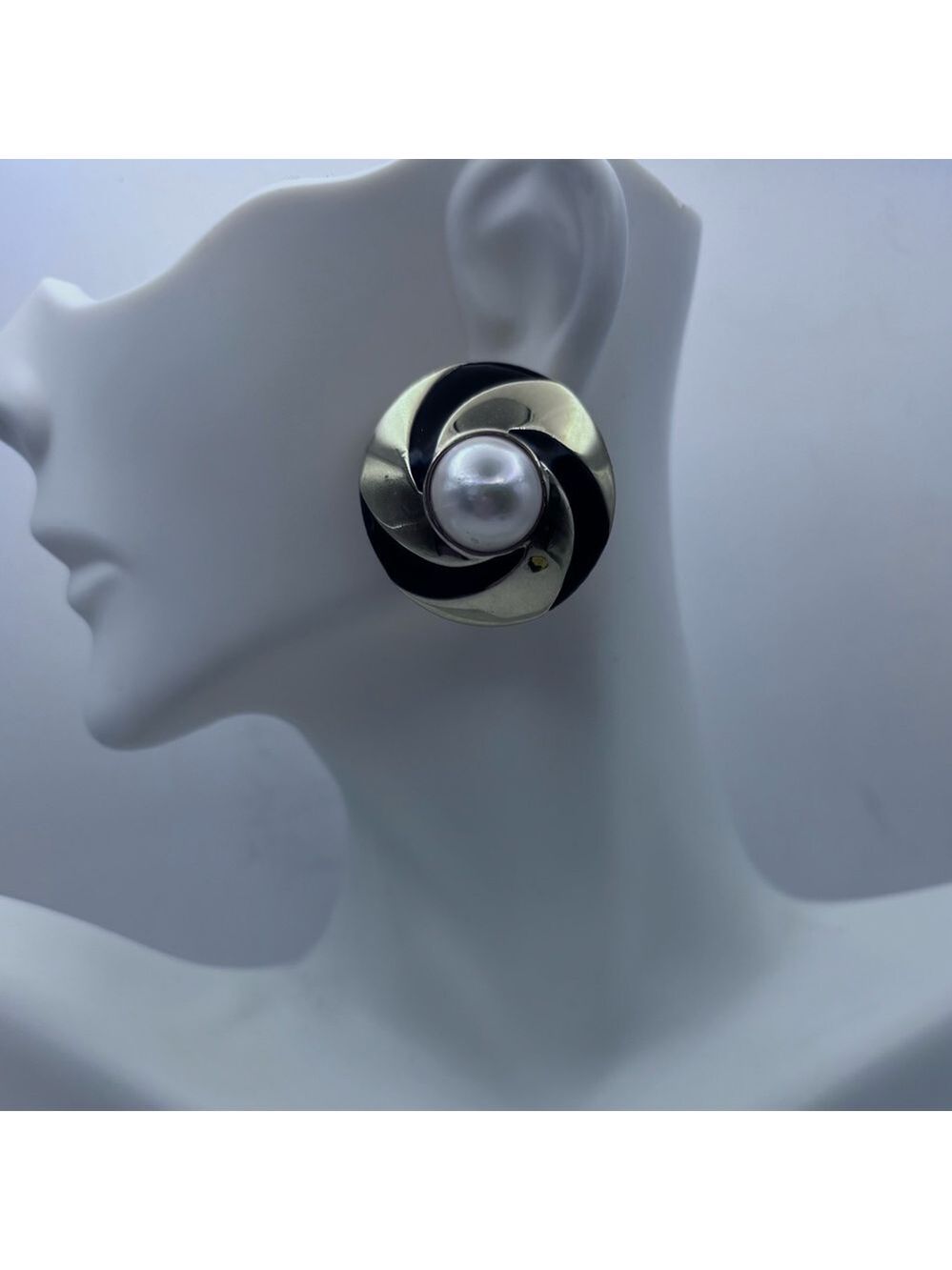 VTG Keyes Signed Gold & Black Enamel Pearl Swirl Clip-On Earrings